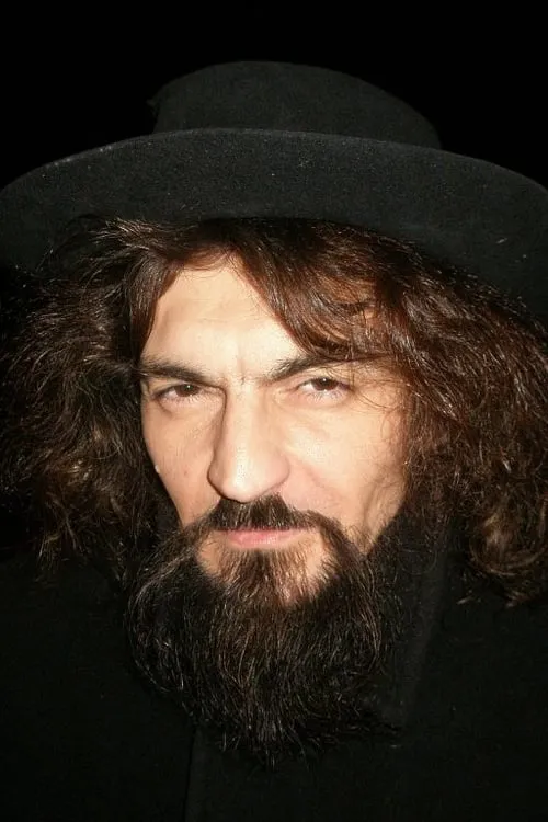 Varhan Orchestrovič Bauer interpretando a