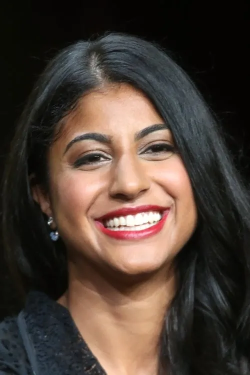 Vella Lovell interpretando a Harper Pitt