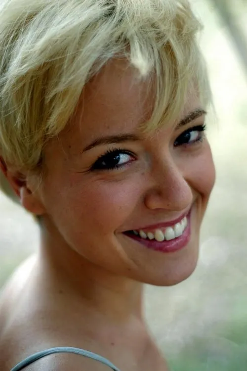 Vera Dragone interpretando a 