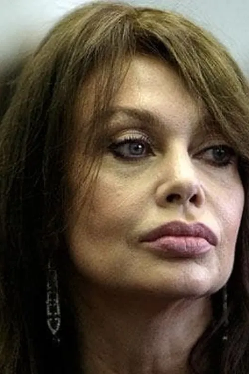 Veronica Lario interpretando a Ester