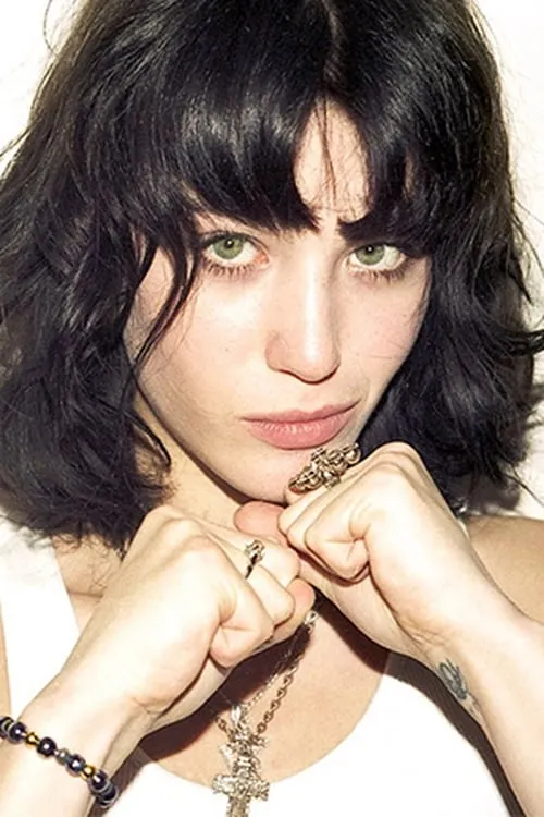 Kumi Kaneko ha trabajado con Veroushka Knoge en 1 ocasiones