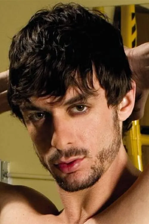 Victor Steele interpretando a