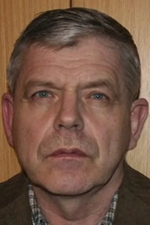 Viðar Víkingsson interpretando a Hannes H. Aðalsteinsson