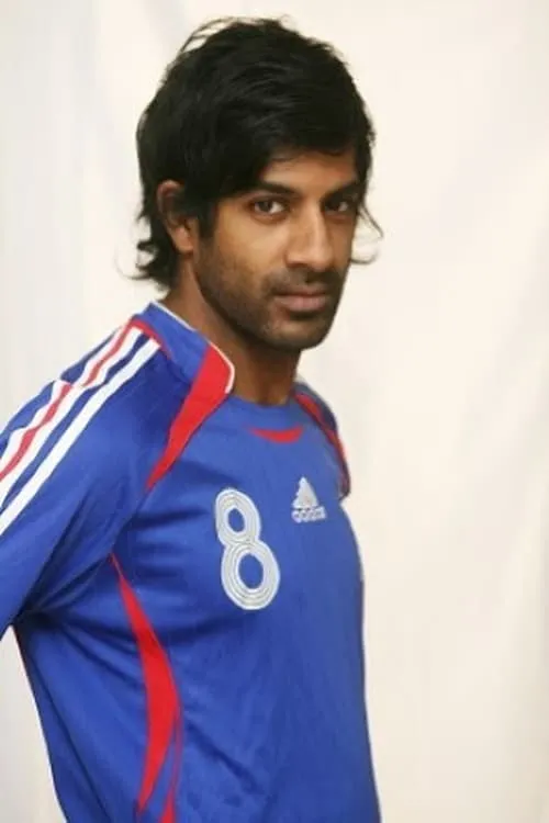 Vikash Dhorasoo en su biografía y filmografía