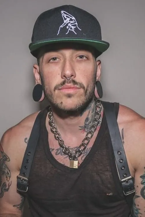 Poppy Cox ha trabajado con Viktor Belmont en 1 ocasiones