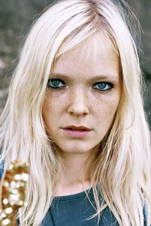 Viktoria Winge — personaje: Ella Nygård