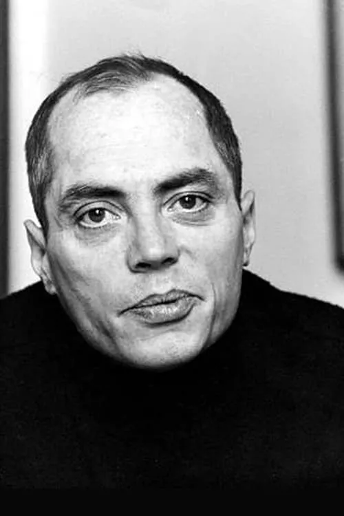 Vili Auvinen interpretando a (uncredited)