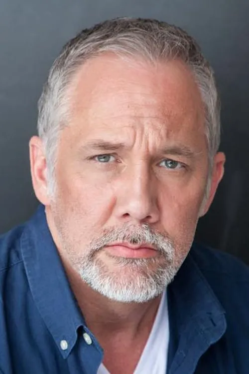 Vincent Angell interpretando a Brian