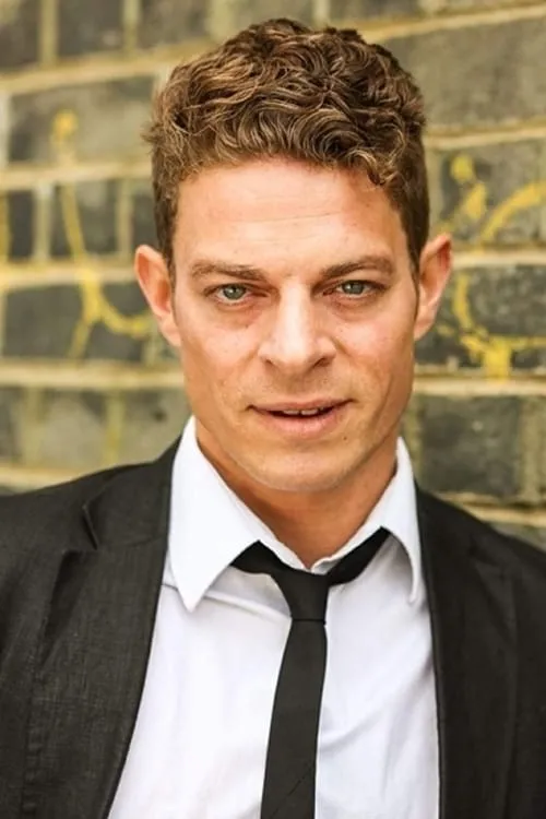 Anton Blake ha trabajado con Vincent Latorre en 1 ocasiones