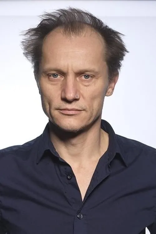 Vincent Ozanon interpretando a Paul