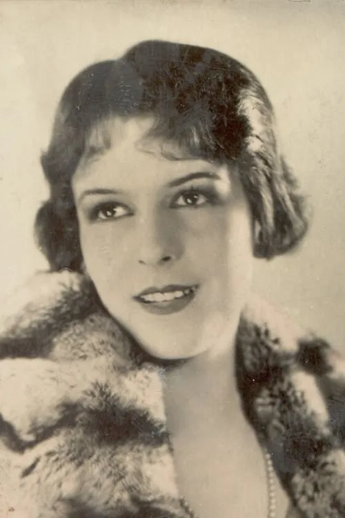 Viola Garden interpretando a Olga Lossen