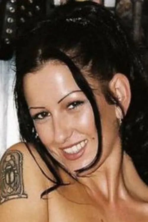 Violet Storm interpretando a 