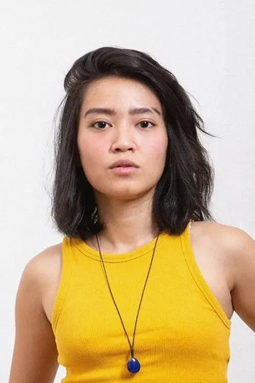 Violla Georgie interpretando a Sella