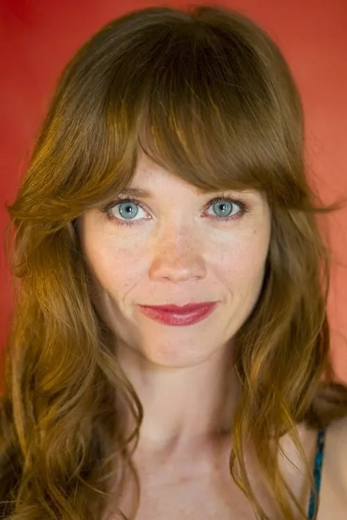 Virginia Newcomb interpretando a Doris