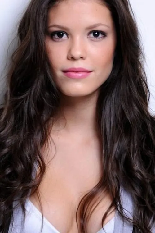 Vitória Strada — personaje: Cristina "Cris" Muniz Valência / Julia Castelo / Beatriz (1850)