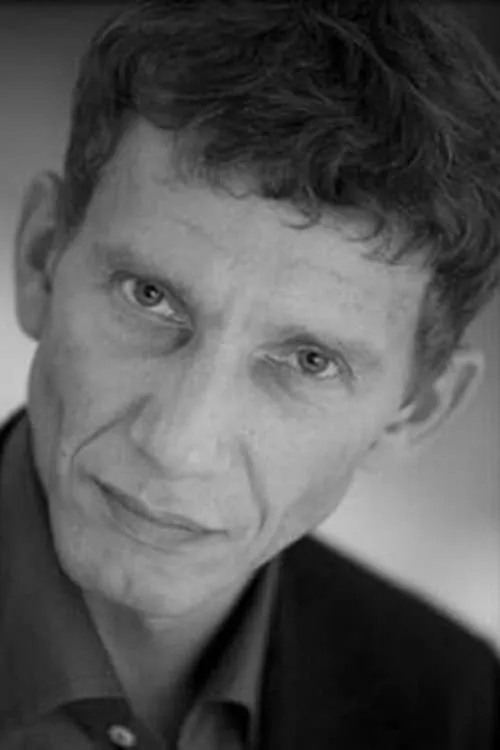 Vladimir Chernyshov interpretando a Konstantin Sergeyev