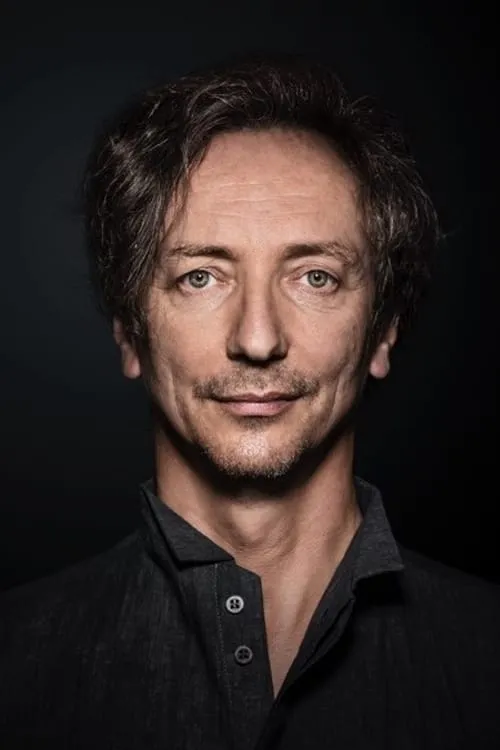 Volker Bertelmann en su biografía y filmografía