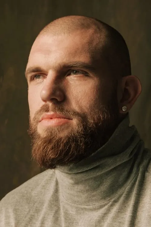 Volodymyr Barabanov interpretando a Shady Man 1