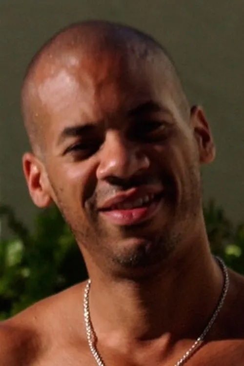 Max Sanchez ha trabajado con Wade Stone en 2 ocasiones