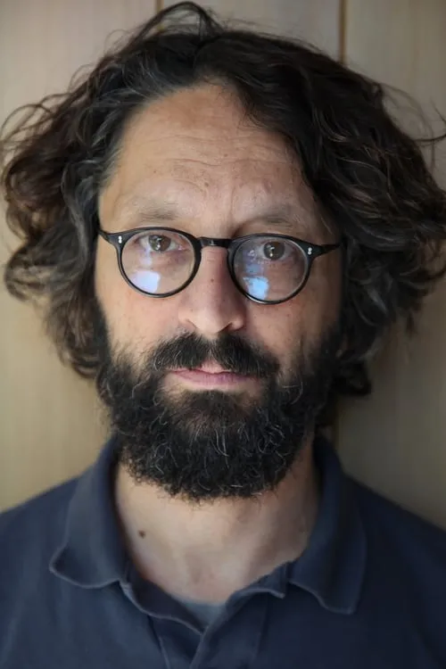 Saoirse Ronan ha trabajado con Wallace Wolodarsky en 2 ocasiones