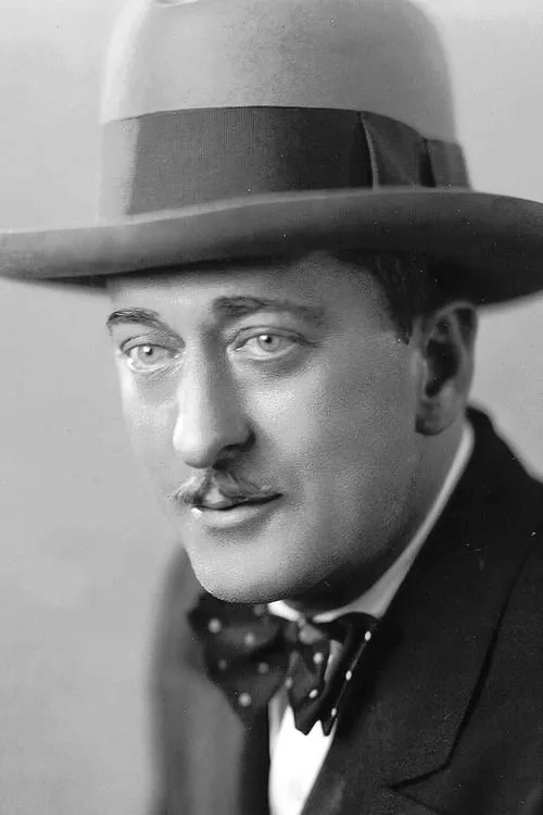 Clarence Wertz ha trabajado con Walter Percival en 1 ocasiones