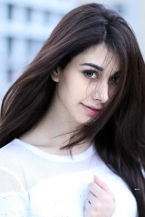 Vivan Bhatena ha trabajado con Warina Hussain en 1 ocasiones