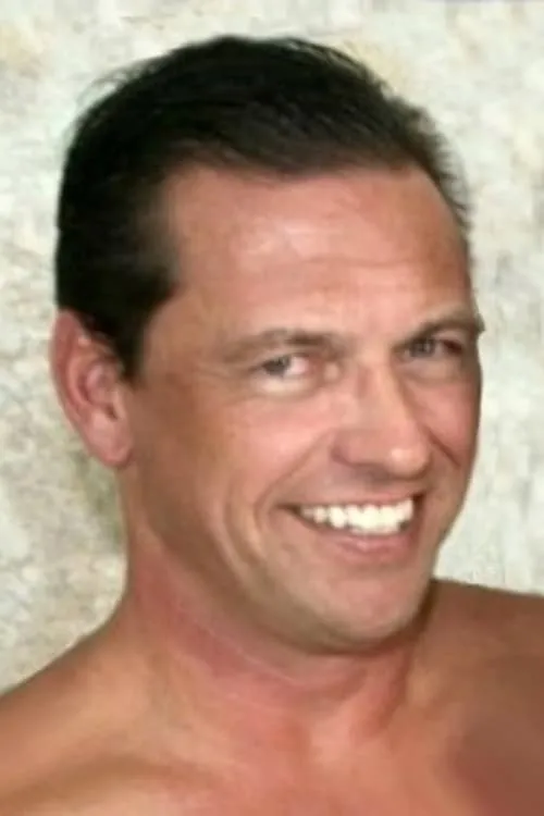 Warren Piece interpretando a