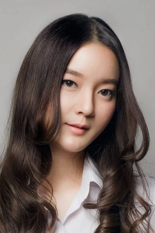 Hannah Rosenbloom ha trabajado con Waruntorn Paonil en 1 ocasiones