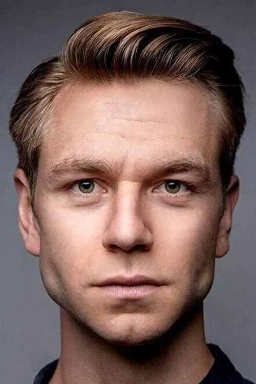 Wilf Scolding interpretando a John