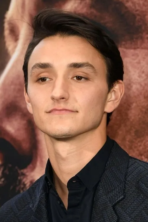 Will Ropp interpretando a Shields