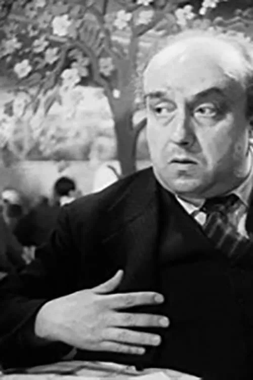 William Dewhurst interpretando a The Professor