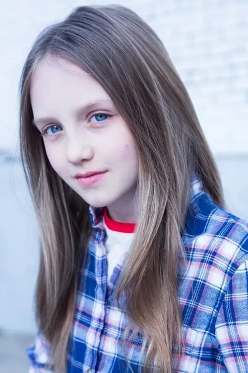 Willow McCarthy interpretando a