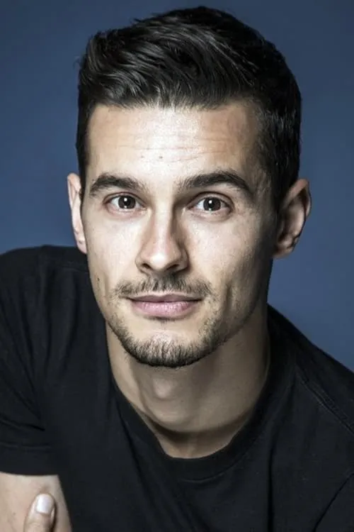 Willy Liechty interpretando a End Cop