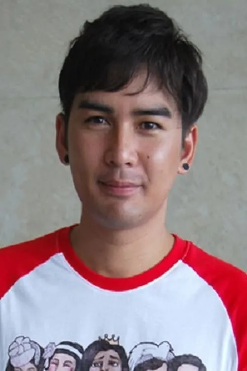 Sophia La ha trabajado con Wiradit Srimalai en 2 ocasiones