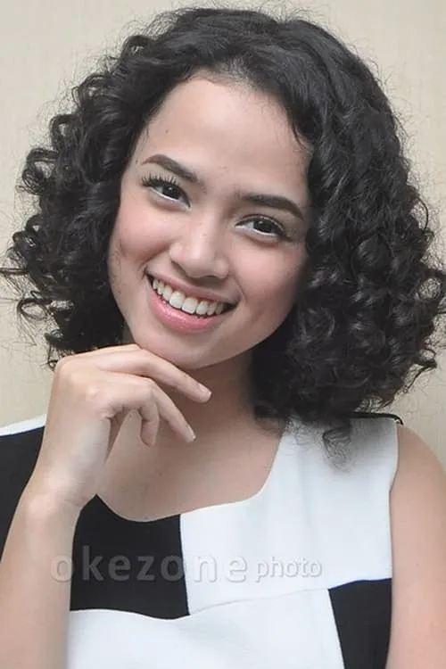 Wizzy interpretando a