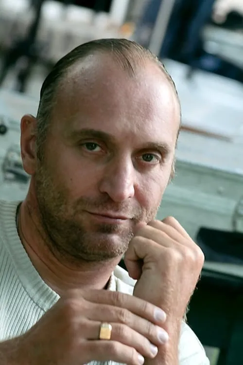 Xavier Gojo en su biografía y filmografía