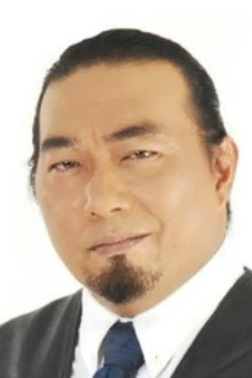 Yank Kassim interpretando a 