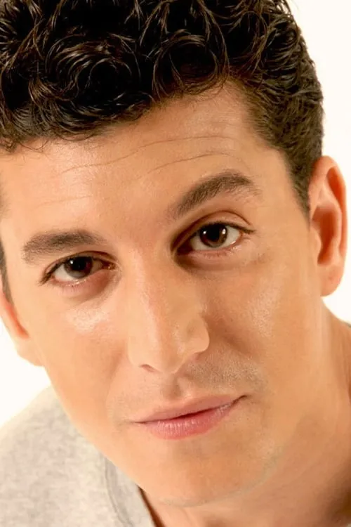 Yasmine Belmadi interpretando a Mercier