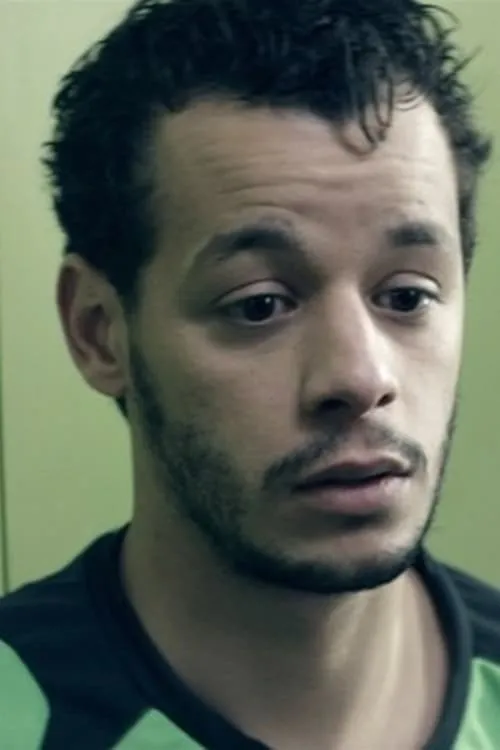 Yassine Fadel interpretando a Nabil