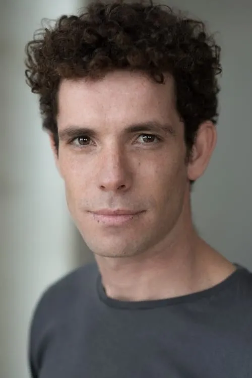 Yavor Baharov interpretando a Avci