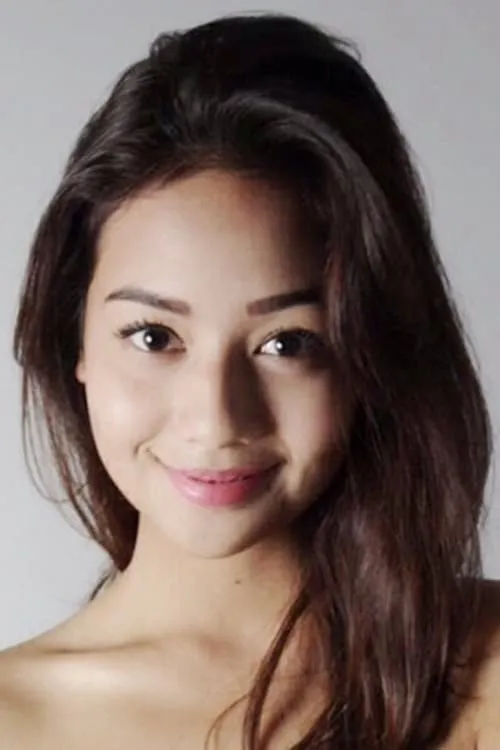 Yaya Zahir — personaje: Adira