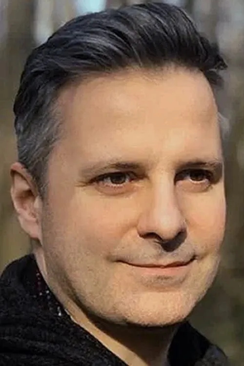 Evgeny Sules interpretando a