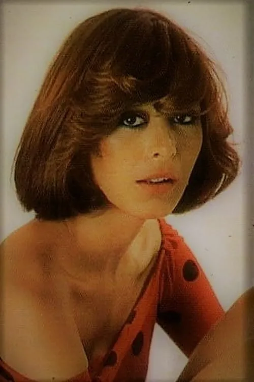 Yolanda Ríos interpretando a Raquel