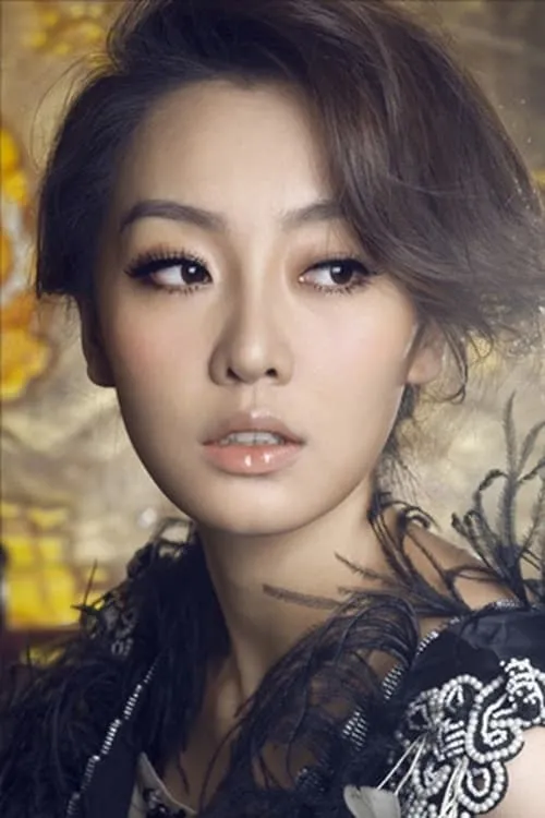 Young Liu interpretando a Jade Rice