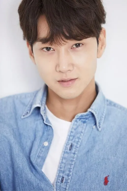 Yu Bee — personaje: Jung Yong-Pil