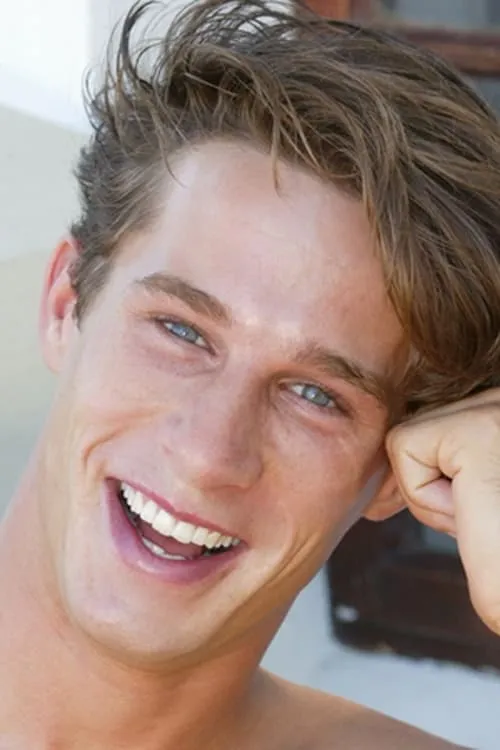 Jason Paradis ha trabajado con Yves Carradine en 2 ocasiones