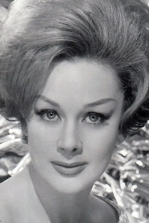 Yvonne Bastien interpretando a Elena