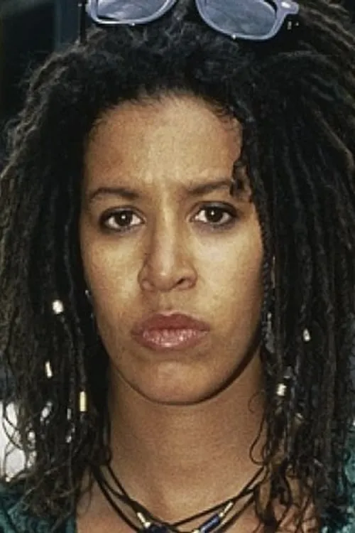 Yvonne Ducksworth interpretando a Jonnie