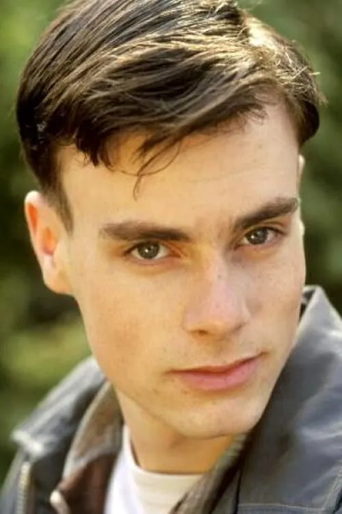 Zachary Ansley interpretando a Skipper