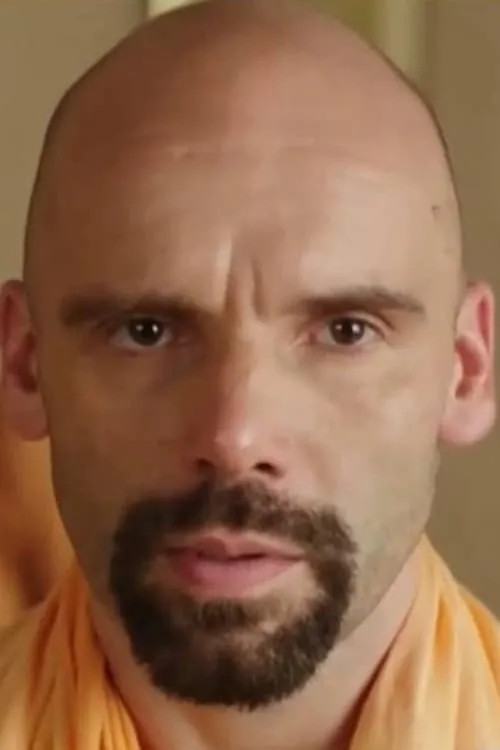 Zachary Coffin interpretando a Dr. Michaels